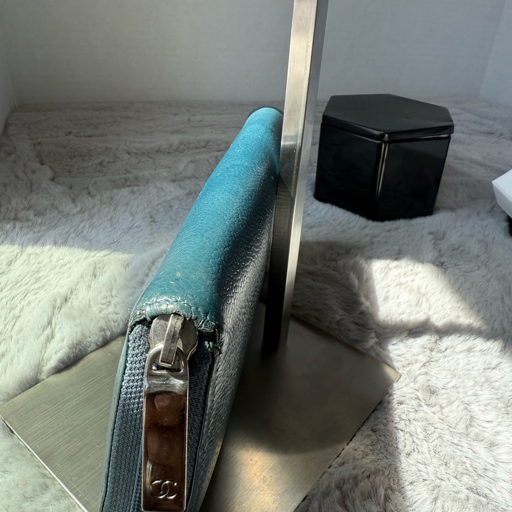 EUC! CHANEL - Blue Caviar Leather CC Timeless Zip Around Organizer Wallet - Picture 15 of 16